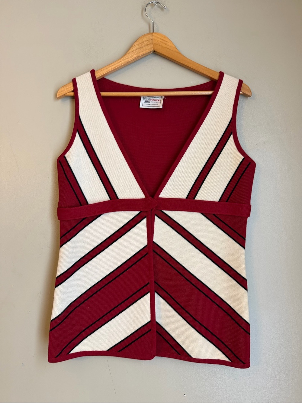 St Andrews 100% Wool Vest Sweater Hong  Kong Vintage 60s 70’s Red Chevron Office